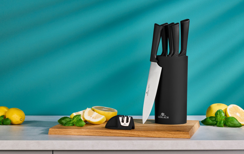 Zestaw noży w bloku SMART BLACK + SMART Ostrzałka Mini + Deska do krojenia dębowa NATUR 30x24 cm