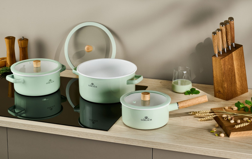 Garnek emaliowany NATUR ENAMEL pastelowo-zielony 24 cm 5 l